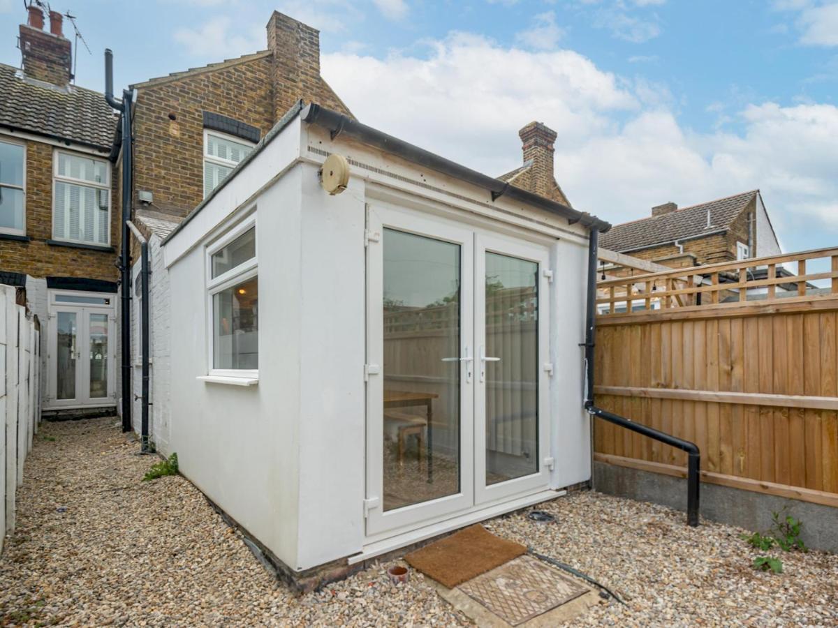 Pass The Keys 3 Bed Scandi Heaven Minutes From The Beach Whitstable Exterior photo